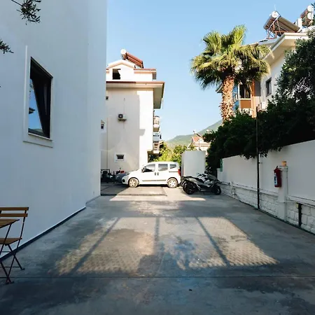 מלון Belci House