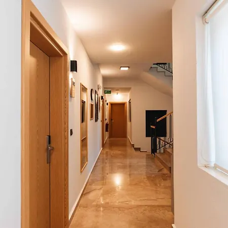 מלון Belci House