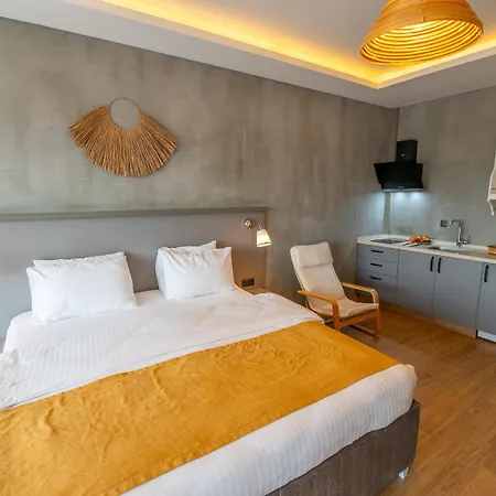 מלון Belci House 2*