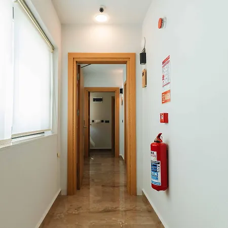 מלון Belci House 2*